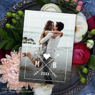 Aangepaste monogrammed Love Heart Arrows 2023 Kaart