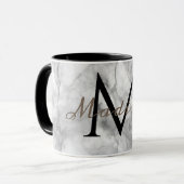 Aangepaste monogramnaam realistisch ontwerp in wit mok (Voorkant links)