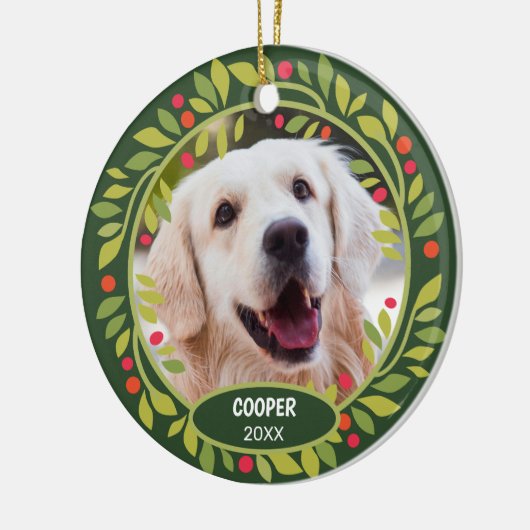 Aangepaste Mopshond Foto 1e Kerst op Hulstbes Keramisch Ornament (Links)