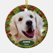 Aangepaste Mopshond Foto 1e Kerstmis Op Hulst Bes Keramisch Ornament (Voorkant)