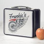 Aangepaste motorfietsen die bietenwinkel met vlieg (In situ)