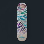 Aangepaste mozaïek persoonlijk skateboard<br><div class="desc">Dit schaats bord is versierd met een schelpmozaïekpatroon. Pas het aan met jouw naam en monogram. Omdat we ons eigen kunstwerk creëer,  zal je dit exacte afbeelding niet vinden van andere ontwerpers. Originele mozaïek © Michele Davies.</div>