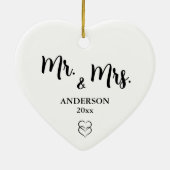 Aangepaste Mr & Mrs Kerstmis Naam en Jaar Keramisch Ornament (Achterkant)