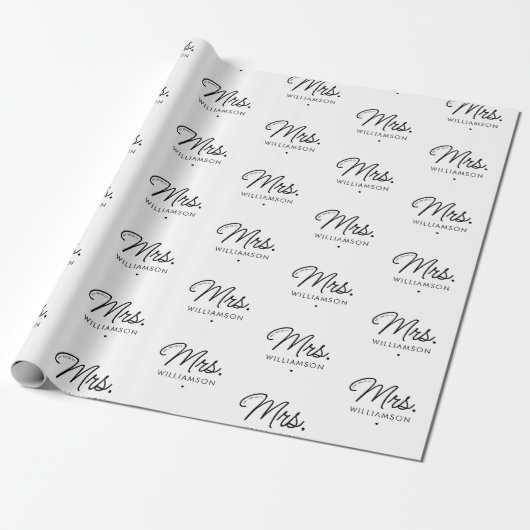 Aangepaste Mrs Est. Modern Elegant Script Pas getr Cadeaupapier (Uitgerold)