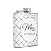 Aangepaste Mrs Est. Modern Elegant Script Pas getr Heupfles (Rechts)