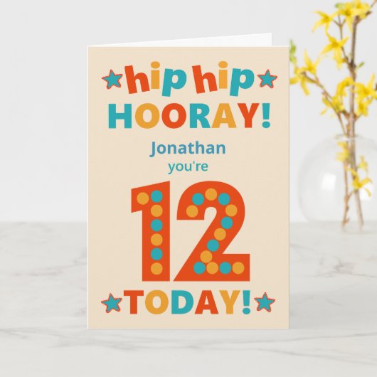 Aangepaste naam 12e verjaardag Hip Hooray Kaart (Gele Bloem)