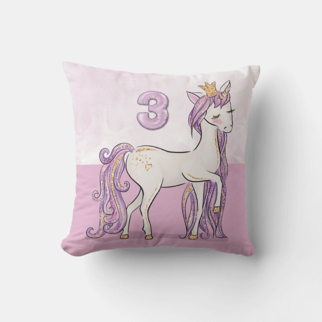 Aangepaste naam 3e verjaardag roze paard met kroon kussen (Voorkant)