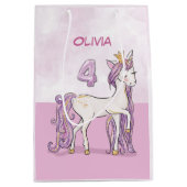 Aangepaste naam 4e verjaardag Roze paard met kroon Medium Cadeauzakje (Voorkant)