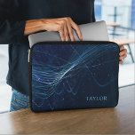 Aangepaste naam Abstract donkerblauw Laptop Sleeve<br><div class="desc">Deze mooie laptophoes is voorzien van een abstract donkerblauw lijnontwerp met een eigen naam of tekst.</div>