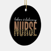 Aangepaste naam arbeids- en bezorgingszurse Cheeta Keramisch Ornament (Rechts)