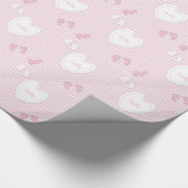 Aangepaste naam Baby Girl Heart Gingham Paper Cadeaupapier (Hoek)