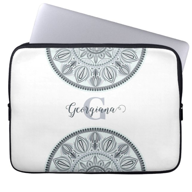 Aangepaste Naam Bloemharmonie Grijs Monotone Manda Laptop Sleeve (Voorkant)