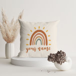 Aangepaste naam Boho Earth Tone Rainbow Sun Kussen<br><div class="desc">De Eigen naam Boho Earth Tone Rainbow Sun-kussen is een uniek en stijlvol stuk thuisdeeg dat boze en aardeachtige elementen combineert met een levendige regenboogzon. Naast opvallende grafisch, kan de worstelkussen ook met uw eigen naam worden aangepast, die tot het een echt gepersonaliseerd stuk maken. De naam zal in een...</div>