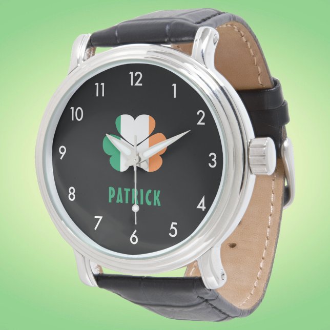 Aangepaste naam Celtic Ireland Shamrock Irish Flag Horloge (Creator heeft geüpload)