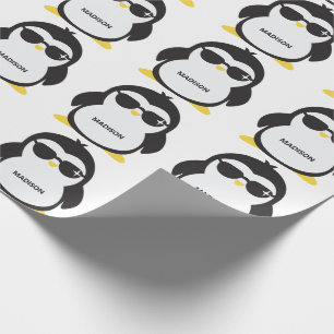 Aangepaste naam coole pinguïn cadeaupapier