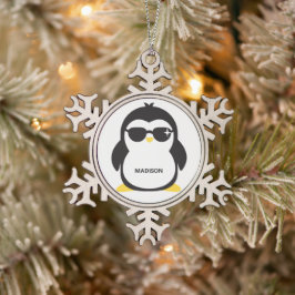 Aangepaste naam coole pinguïn tin sneeuwvlok ornament