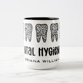 Aangepaste naam Dental Hygienist Leopard Print Tee Tweekleurige Koffiemok (Center)