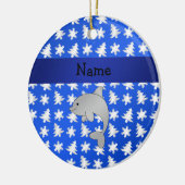 Aangepaste naam dolfijnblauwe sneeuwvlokken bomen keramisch ornament (Links)