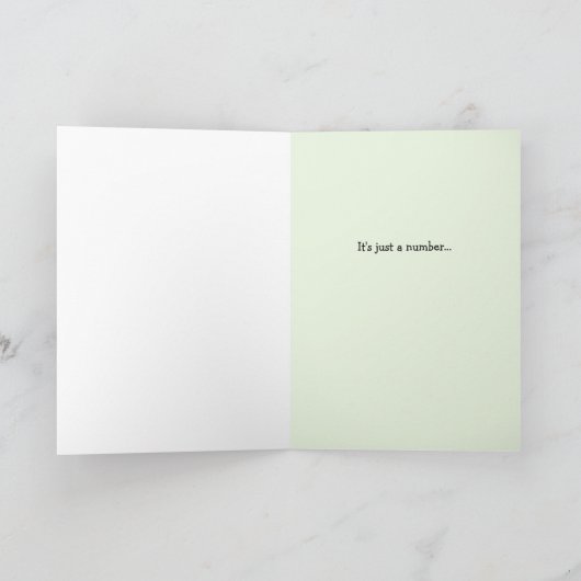 Aangepaste naam en leeftijd paarse splash retro-ve kaart (Binnen)