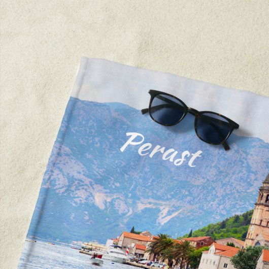 Aangepaste naam en tekst Montenegro Strandlaken (In situ)