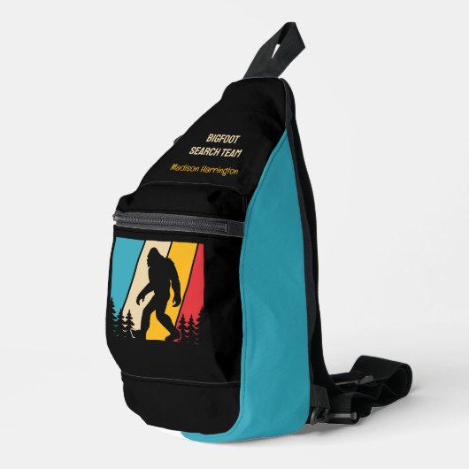 Aangepaste naam en tekstcode sling bag (Rechterhoek)