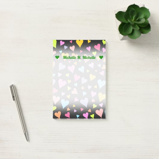 Aangepaste naam + flauw, liefdevol, kleurrijk hart post-it® notes (Kantoor)
