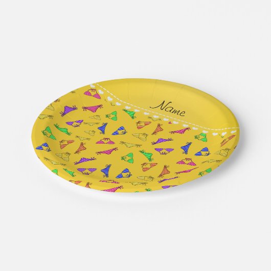 Aangepaste naam gele regenboogbikinis papieren bordje (Gekanteld)