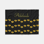 Aangepaste naam gele zonnebloemen op zwart fleece deken (Voorkant (Horizontaal))