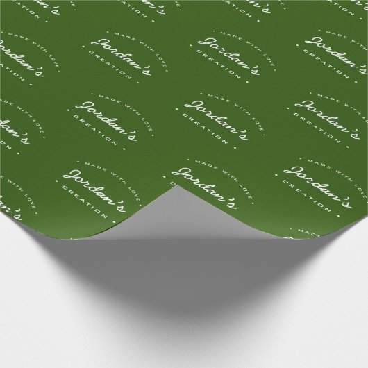 Aangepaste naam gemaakt met Love Green Modern Typo Cadeaupapier (Hoek)