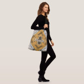 Aangepaste naam geometrisch rustiek bruin goud crossbody tas (Op model)