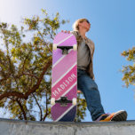 Aangepaste naam Girly Pink Paarse Stripes Persoonlijk Skateboard<br><div class="desc">Aangepaste naam Girly Pink Paarse Stripes Skateboard is voorzien van uw persoonlijke naam in een moderne witte typografie op roze en paarse strepen. Personaliseer door de tekst in het verstrekte tekstvakje uit te geven. Geef een aangepast geschenk, een gepersonaliseerd skateboard aan uw favoriete skateboarder voor Kerstmis, verjaardag of aan uw...</div>