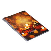 Aangepaste naam Glowing Pumpkins Autumnal Bokeh Ef Notitieboek (Rechterzijde)