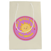 Aangepaste naam goed snel tekst zon op paarse medium cadeauzakje (Voorkant)