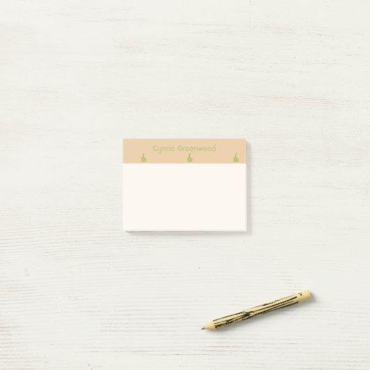 Aangepaste naam groene peer patroon bruin post-it® notes (Op bureau)