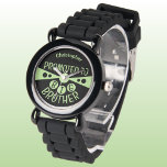 Aangepaste naam grote broer zwart groen kinder horloge<br><div class="desc">Vier het speciale moment om een grote broer te worden met dit gepersonaliseerde horloge van kinderen! Met een cool zwart en lichtgroen ontwerp zegt dit horloge trots "Promoted to Big Brother" met de naam van je zoon op het gezicht. Het is het perfecte cadeau voor elke nieuwe grote broer, waardoor...</div>