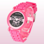Aangepaste naam grote zus zwart roze kinder horloge<br><div class="desc">Vier het speciale moment om een grote zus te worden met dit gepersonaliseerde horloge voor kinderen! Met een cool zwart en lichtroze ontwerp zegt dit horloge trots "Promoted to Big Sister" met de naam van je dochter op het gezicht. Het is het perfecte cadeau voor elke nieuwe grote zus, waardoor...</div>