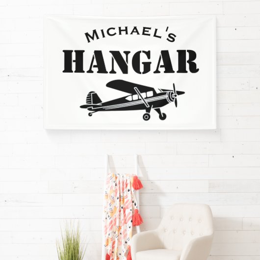 Aangepaste Naam Hangar Vliegtuigpiloot Luchtvaart  Spandoek (Insitu)