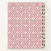 Aangepaste naam & jaar stoffig roze vectorpatroon notitieboek (Achterkant)