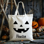Aangepaste Naam Jack O Lantern Pompoen Trick or tr Tote Bag<br><div class="desc">Maak Halloween extra speciaal voor uw kind met onze Custom Name Jack O Lantern Pumpkin Trick or treat Canvas tas. Dit feestelijke tas heeft een charmant jack-o'-lantaarnontwerp, ideaal om de griezelige sfeer van Halloween vast te leggen. Gepersonaliseerd met de naam van uw kind, is deze tas niet alleen praktisch, maar...</div>