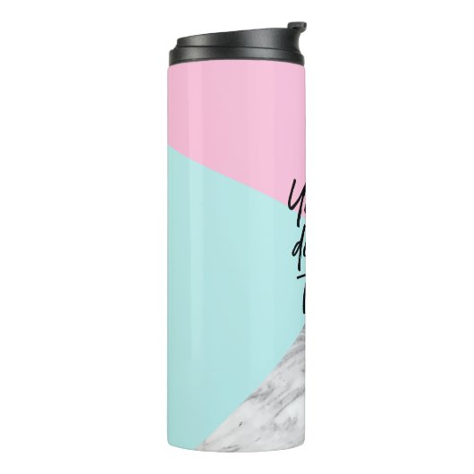 Aangepaste naam Je kunt harde dingen Roze marmer d Thermosbeker (Gedraaid links)