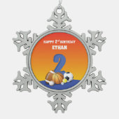 Aangepaste naam Jongen 2e verjaardag Sportballs Tin Sneeuwvlok Ornament (Voorkant)