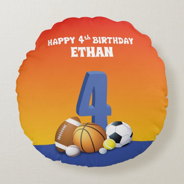 Aangepaste naam jongen 4th Birthday Sports Balls R Rond Kussen (Voorkant)