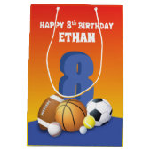 Aangepaste naam jongen 8th Birthday Sports Balls Medium Cadeauzakje (Achterkant)