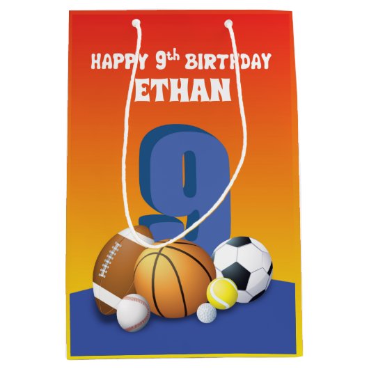 Aangepaste naam jongen 9th Birthday Sports Balls Medium Cadeauzakje (Voorkant)