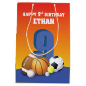 Aangepaste naam jongen 9th Birthday Sports Balls Medium Cadeauzakje (Achterkant)