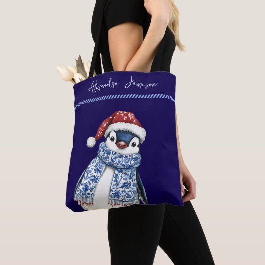 Aangepaste Naam Kerst Chinoiserie Penguin Tote Bag (Dichtbij)
