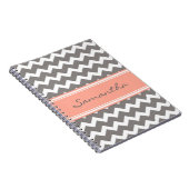 Aangepaste naam Koraalgrijze Chevron-notitieboek Notitieboek (Rechterzijde)