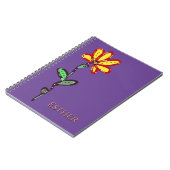Aangepaste naam met bloem op paars notitieboek (Linkerzijde)