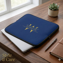 Aangepaste naam met stijlvol marineblauw monogram
