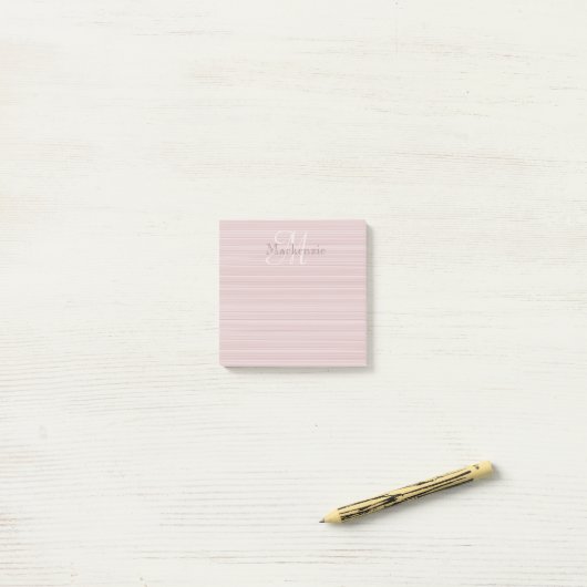 Aangepaste naam Monogram Blush Pink Stripes Post-it® Notes (Op bureau)